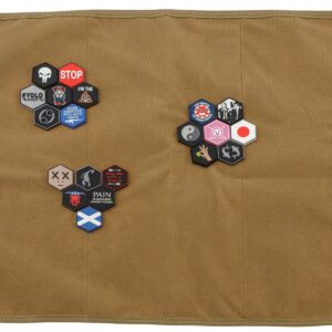 SENTINEL GEARS - Présentoir à patch Tan avec 20 patchs aléatoires sentinelle gear - airsoft - equipement tactiques