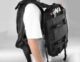 SAC A DOS TRANSFORMABLE EN GILET NOIR - Vue 1