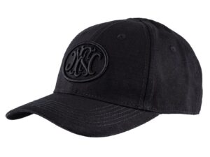 Casquette noire avec logo brodé.