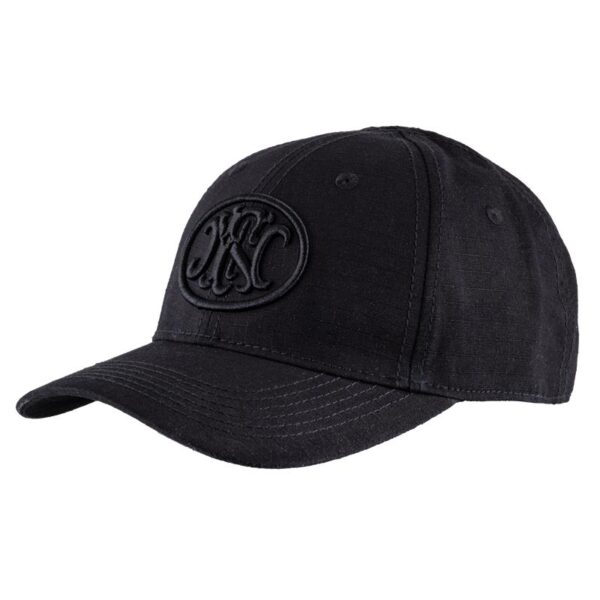 Casquette noire avec logo brodé.
