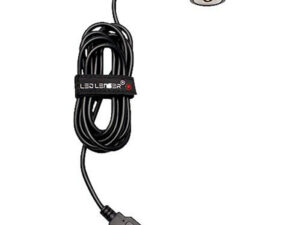 Câble USB noir avec connecteur.