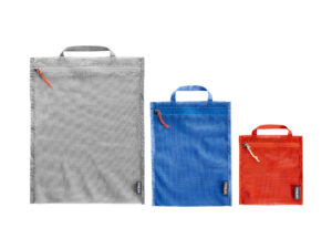 MESH POCKET SET - ENSEMBLE 3 POCHETTES POUR BAGAGE - ROUGE/BLEU /VERT